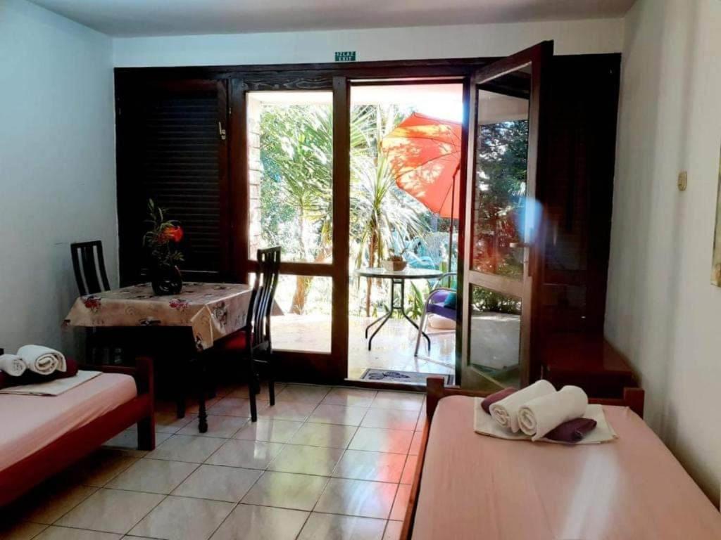 Apartmani Jessica Novalja Bagian luar foto